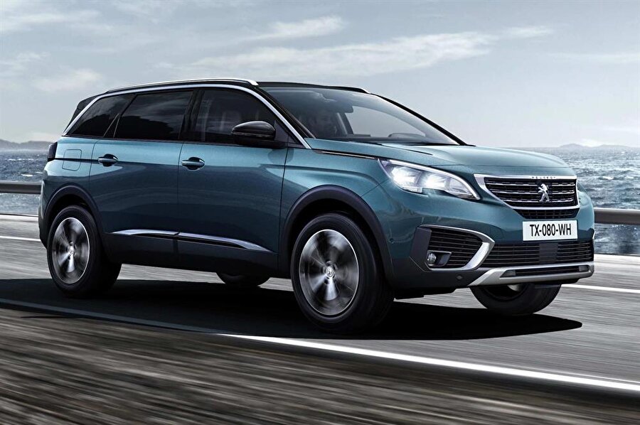 Yeni SUV Peugeot 5008, benzinli ve dizel motorlarını tam otomatik şanzıman ile kombine ediyor.