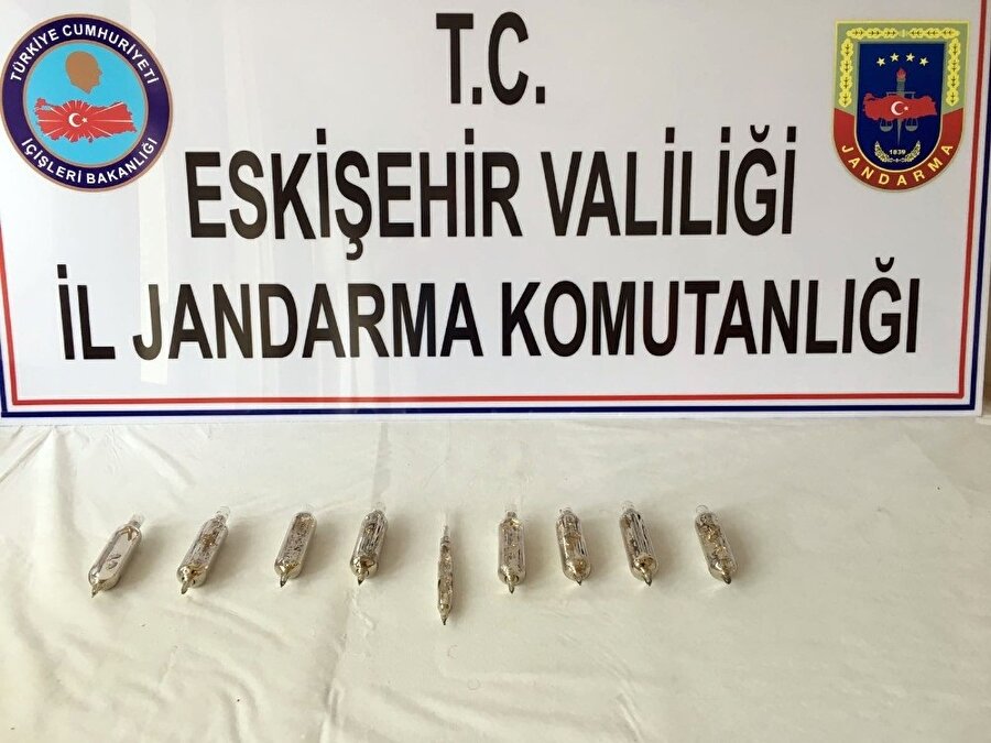 Eskişehir'de nükleer silah yapımında kullanılan madde ele geçirildi. (İHA)