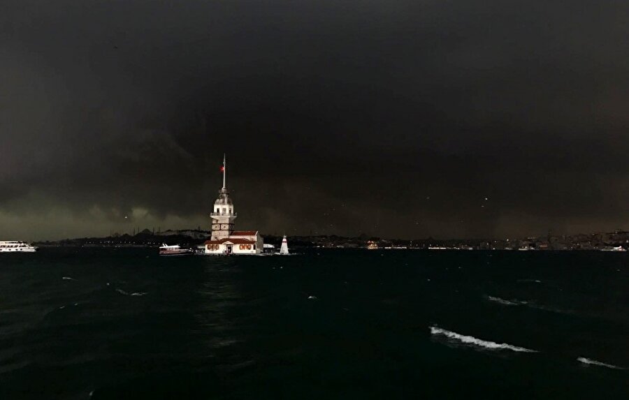 Geçtiğimiz günlerde çıkan fırtına nedeniyle İstanbul'da yerleşim yerleri zarar görmüştü.