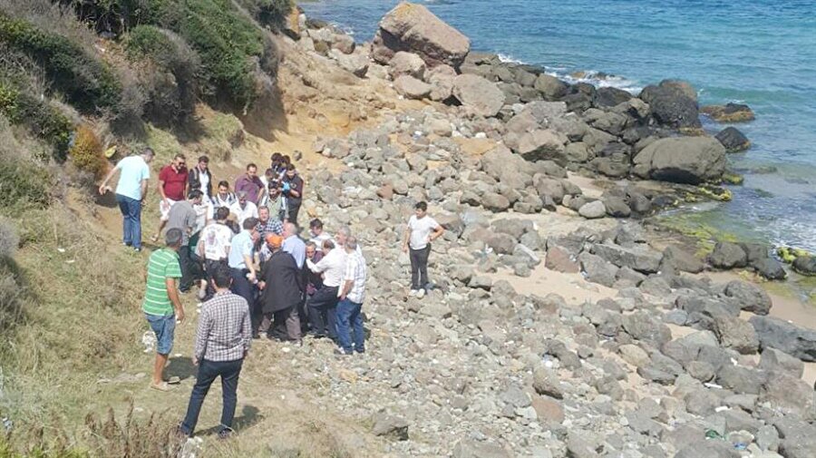 3 arkadaşıyla denize giren ve akıntıya kapılarak kaybolan 17 yaşındaki Ahmet Aslanbay'ın cesedi bulundu. (Muhammed Gencebay Gür / AA)