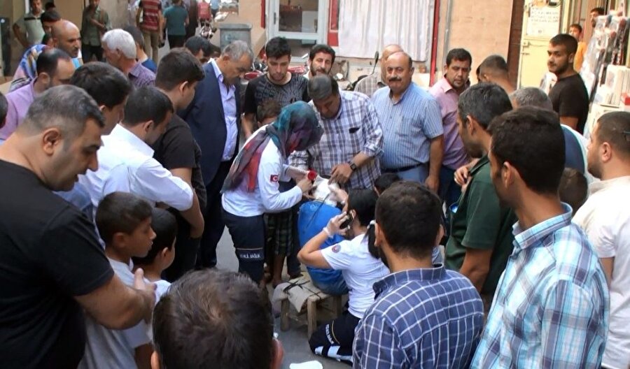 9 yaşındaki çocuk, fırından aldığı kebap şişini kardeşinin kulağına sapladı. (İHA)