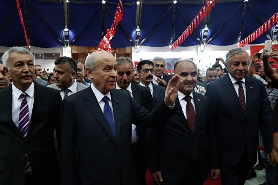 MHP Genel Başkanı Devlet Bahçeli, Isparta'da toplu açılış ve temel atma töreninde konuştu. (Mustafa Çiftçi / AA)
