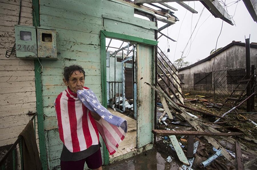 Atlantik'i etkisi altında Irma Kasırgası Küba'yı da vurdu. (Yander Zamora / AA)