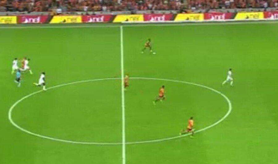 Galatasaray'ın Sinan'la maçın sonuna doğru yakaladığı net fırsat.