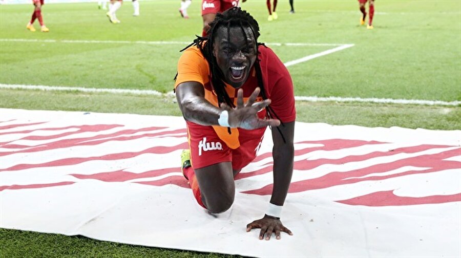 Galatasaray'ın yıldız oyuncusu Gomis, bu sezon ligde çıktığı 5 maçta 7 gol kaydetti.