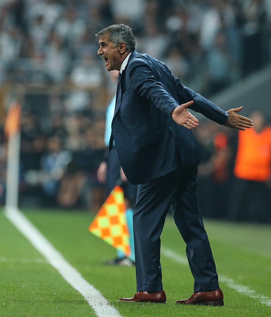 Şenol Güneş, Fenerbahçe derbisi hakkında konuşmak istemediğini belirterek, "eğer konuşursam ceza alırım" dedi.