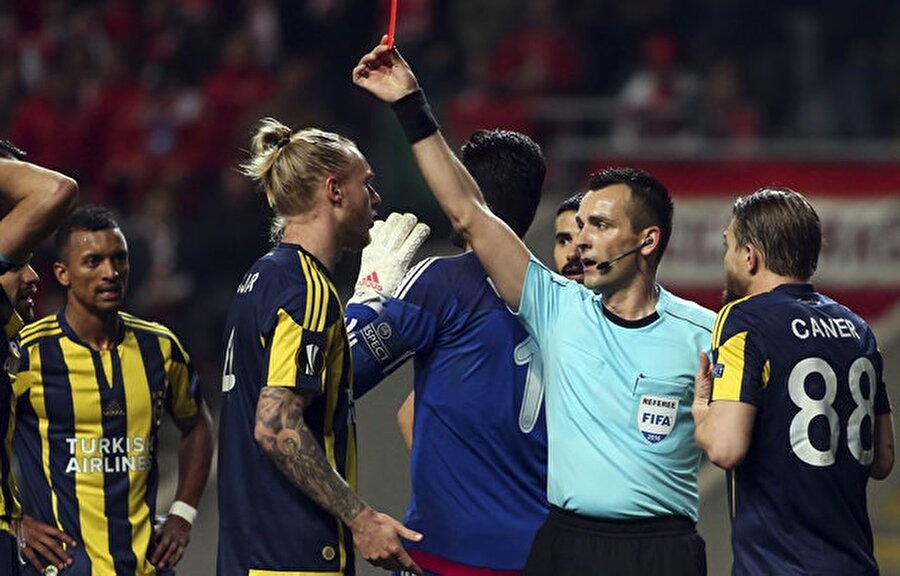 Braga daha önce Fenerbahçe'yle de karşılaşmış fakat maçtan çok hakem konuşulmuştu. Ivan Babek, fiyasko yönetimi ile maça damga vurmuştu.