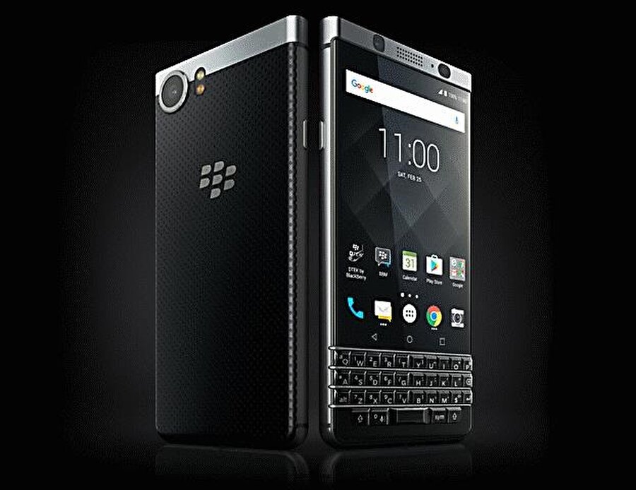 Fiziksel klavye ve dokunmatik ekrana sahip BlackBerry KEYone.