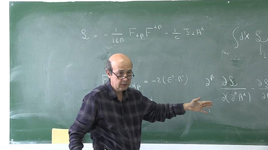 Prof. Dr. Altan Baykal. 