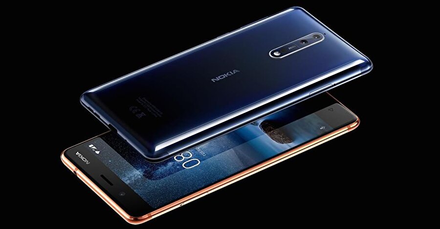Nokia 8, birçok farklı renk seçeneğiyle satışa sunuluyor. Ayrıca arkada dikkat çeken çift kamera da Huawei P10'da yer alan çift kamera mekanizmasına sahip. 