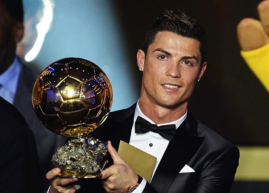 Ronaldo'nun 2014 yılında Ballon d'Or ödülünü kazandığı andan bir kare. Kaynak: Al Jazeera