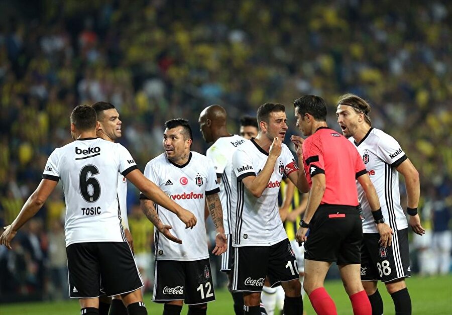 Fenerbahçe-Beşiktaş derbisinin ardından günlerce karşılaşmanın hakemi Ali Palabıyık konuşuldu.