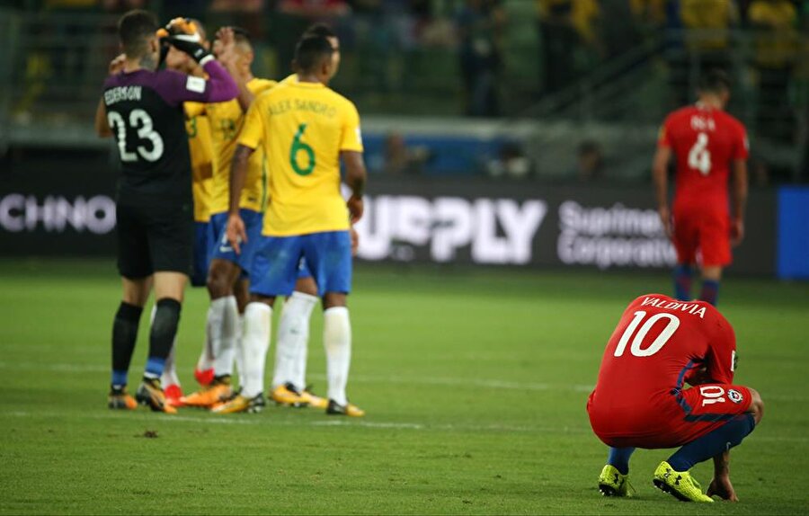 Şili oyuncuları maç sonunda büyük üzüntü yaşadı.