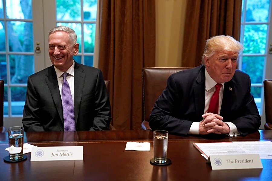 ABD Savunma Bakanı Jim Mattis ve ABD Başkanı Donald Trump