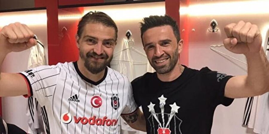Beşiktaş, son 2 sezonda Fenerbahçe'den transfer ettiği oyuncularla dikkat çekiyor.