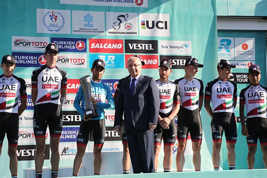 53. Cumhurbaşkanlığı Türkiye Bisiklet Turu'nu BAE Takımı Emirates'in İtalyan bisikletçisi Diego Ulissi kazandı. Takım halinde ikincilik ödülünü alan BAE takımına kupayı Cumhurbaşkanı Genel Sekreteri Fahri Kasırga verdi.