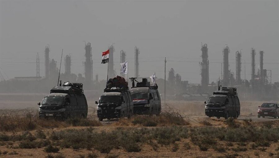 Kerkük'e hareket eden Irak güvenlik güçleri.