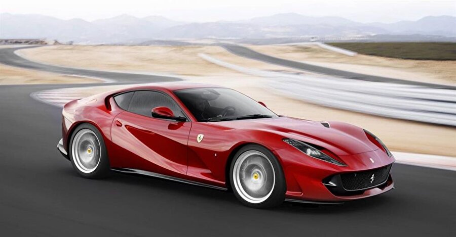 Ferrari Superfast, 0 ile 100 km arasındaki hızlanmasını 2.9 saniyede tamamlayabiliyor. 