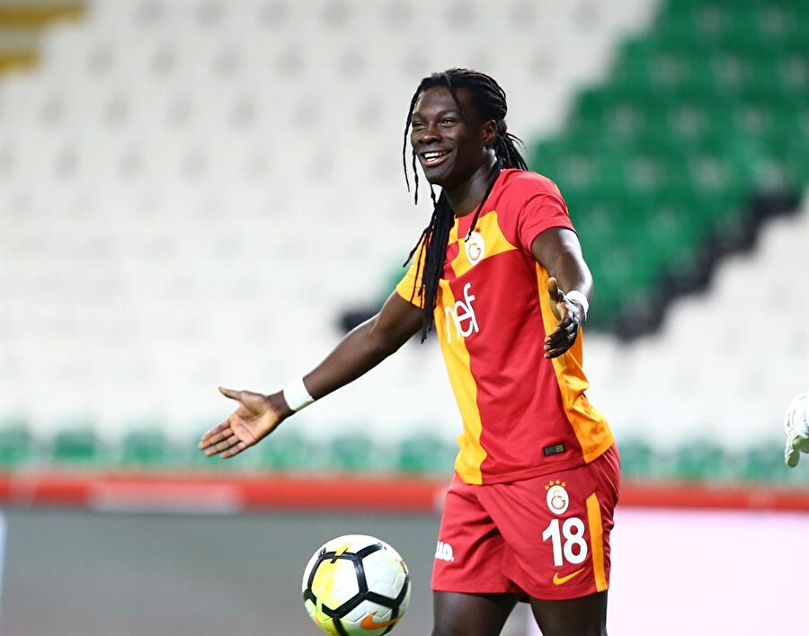 Gomis 3 maçta takımının tüm gollerini kaydederek, takımının 7 puanına direk adını yazdırdı.