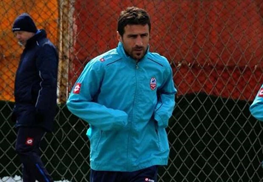 Şadi Çolak 1999-2000 sezonunda Rize Çayspor formasıyla 30 maçta 130 gol atarak Guiness Rekorlar Kitabı'na girdi.