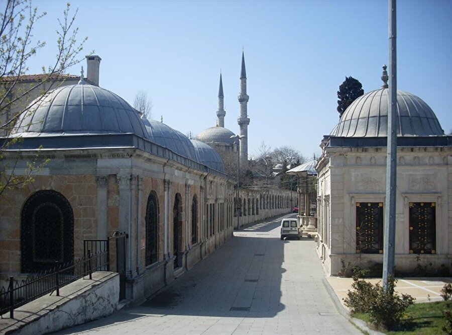 Eyüp ismi Eyüpsultan olarak değiştirildi.