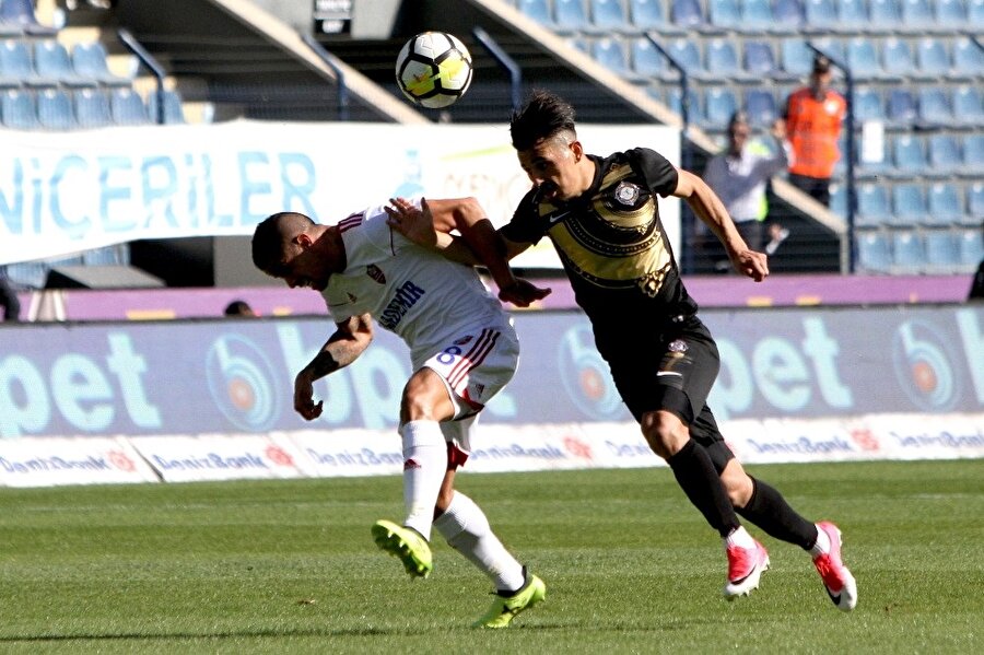 Osmanlıspor evinde Karabükspor'u 3-0 mağlup etti.