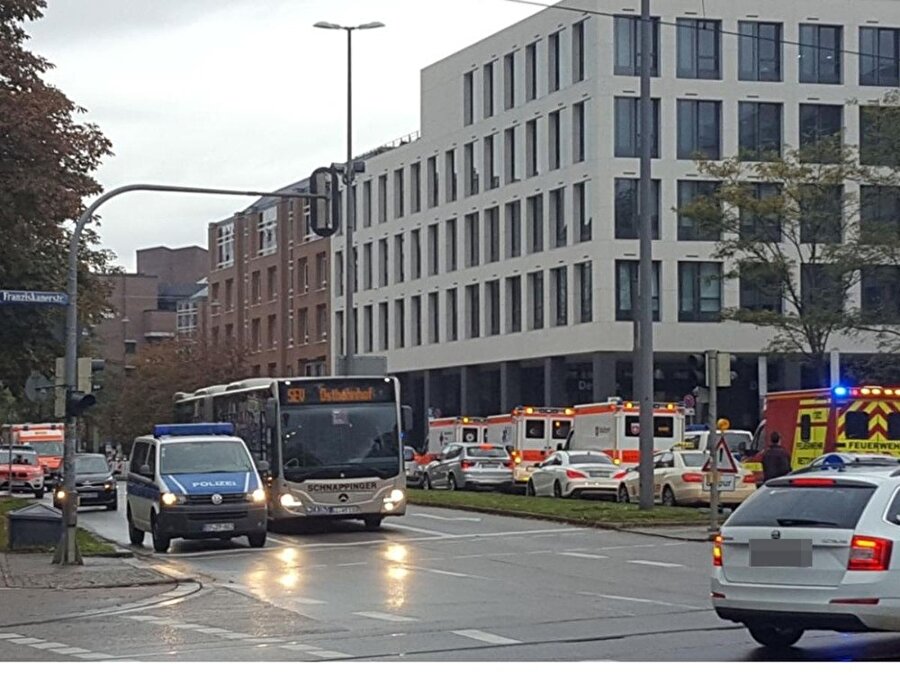 Saldırganı helikopter destekli arama çalışmaları devam ediyor.