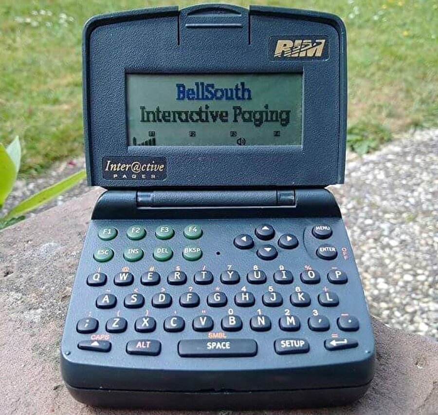 inter@ctive paging 900, akıllı telefonlara giden yolda büyük bir adım oldu.