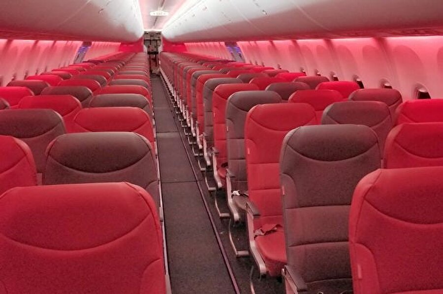 189 kişi kapasiteli uçağın yolcu sayısı sadece 1'di.