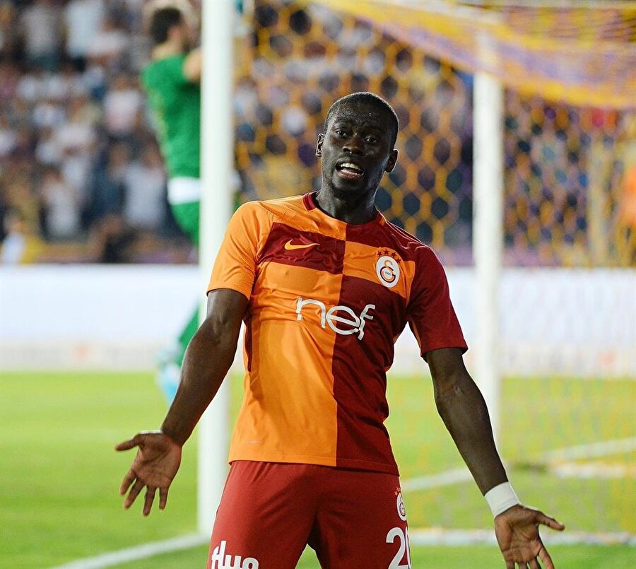 İngiliz kulüplerinin dikkatini çeken Senegalli oyuncu, Trabzon maçında 10 numara bölgesinde oynayacak.