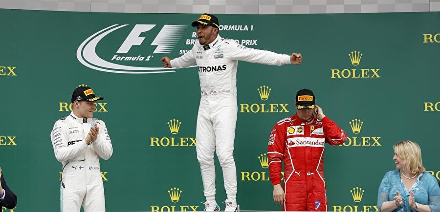 Hamilton, 4. şampiyonluğuna ulaştı.