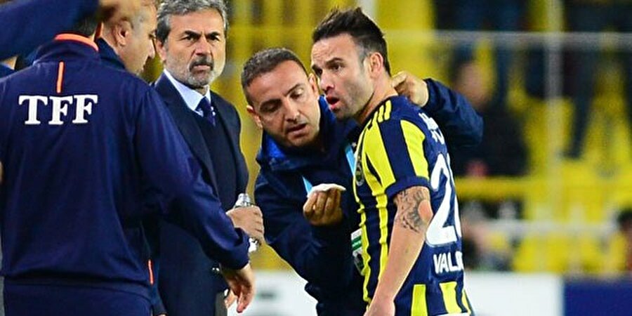 Dün Fenerbahçe-Kayserispor karşılaşmasında Valbuena'nın da küfür ettiği iddia edildi.