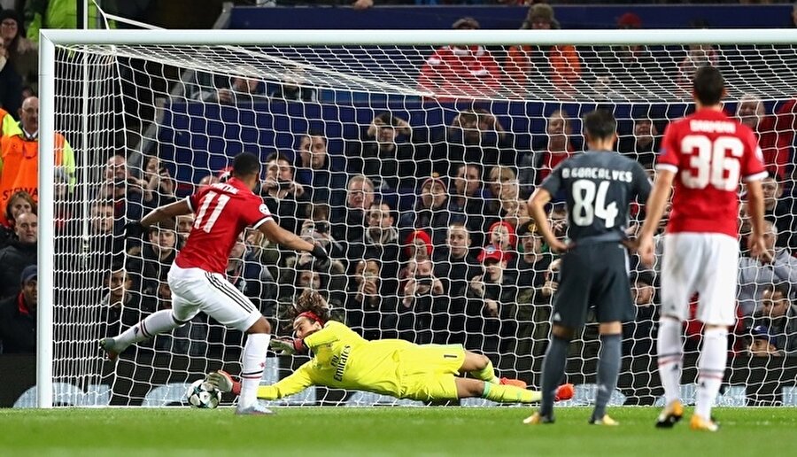 Bir gecede iki ayrı unvan geldi. 