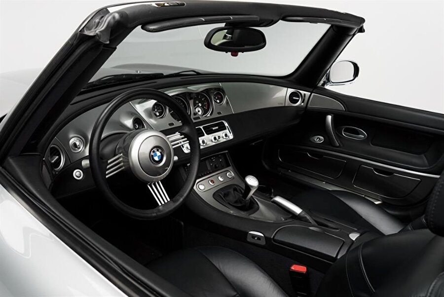 BMW Z8'in normal fiyatı ise 160 bin ila 200 bin dolar arasında değişiyor. 