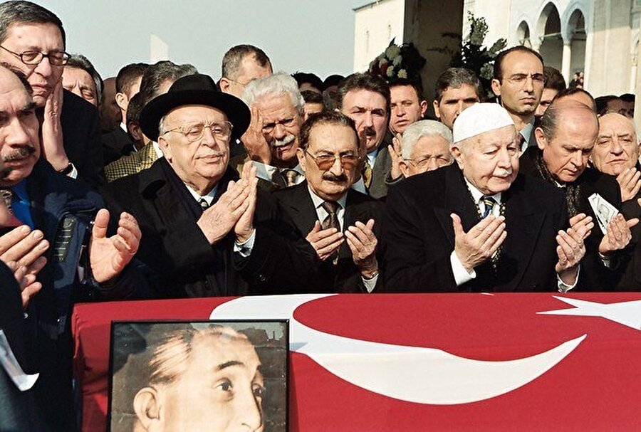 Osman Bölükbaşı, 6 Şubat 2002 tarihinde Ankara'da vefat etti.