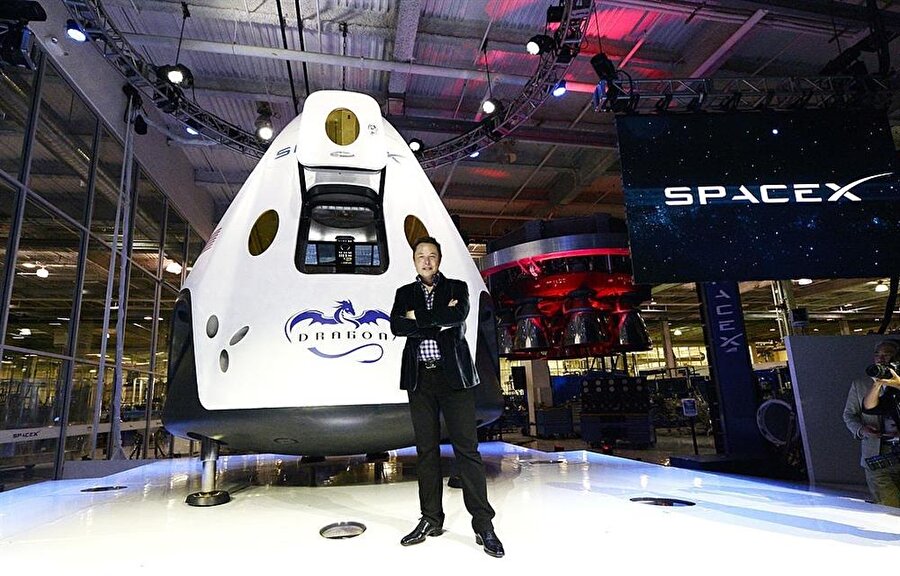 Elon Musk'ın şirketin başında en önemli başarısı yenilebilir roket projesini gerçekleştirmesi oldu. Bu sayede kullanılan bir roketin bir kez daha kullanılabileceği kanıtlanmış oldu. 