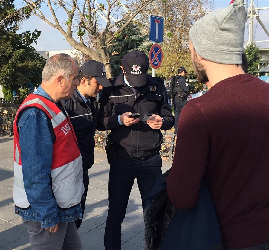 Operasyona bin polis katıldı.