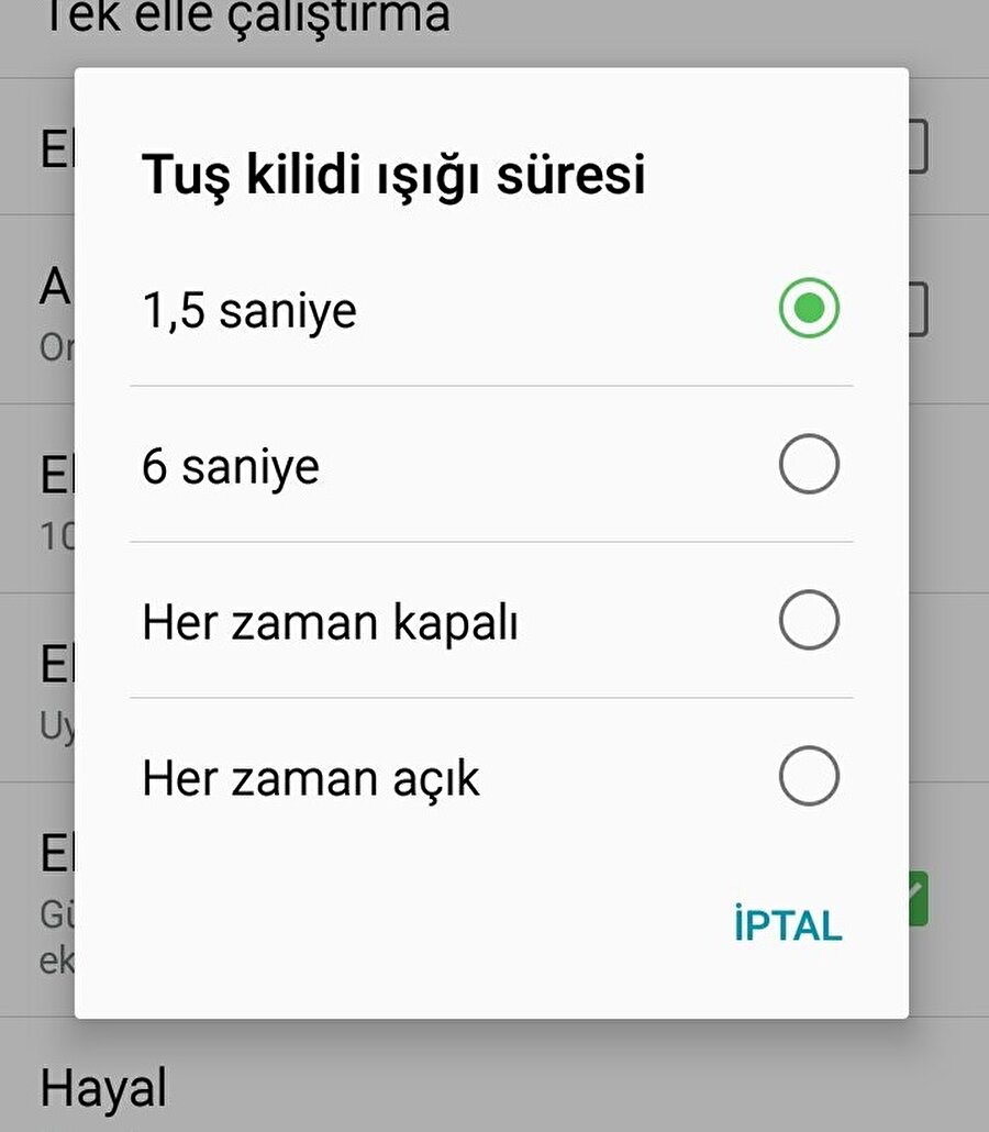 Samsung'larda Ayarlar - Ekran - Tuş kilidi ışığı süresi bölümünden gerekli düzenleme yapılabiliyor.