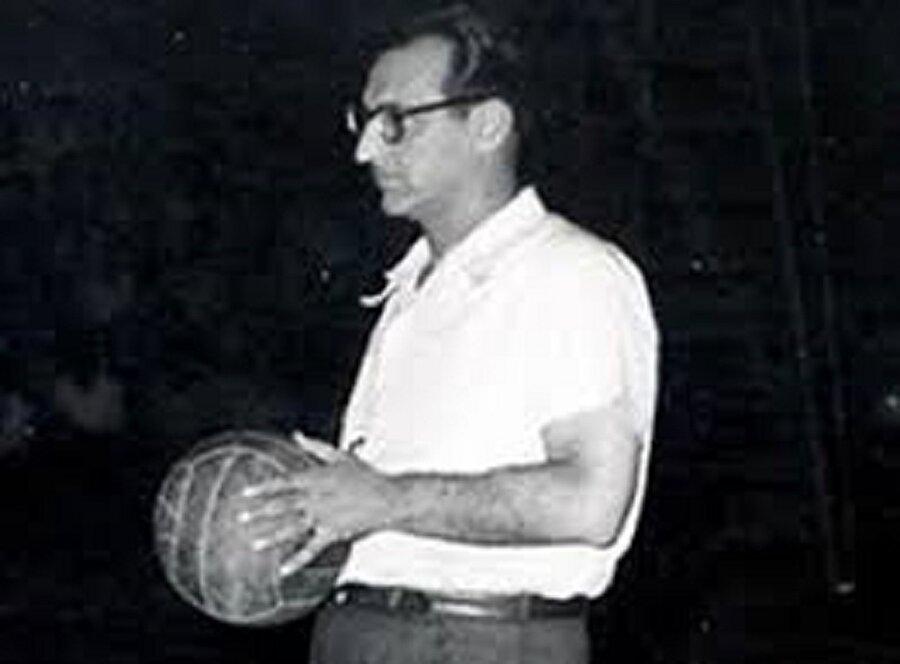 Dönemin Galatasaray Basketbol Yöneticisi Turgut Atakol