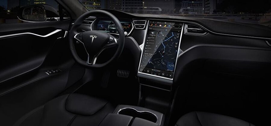 Tesla Model S iç dizayn.