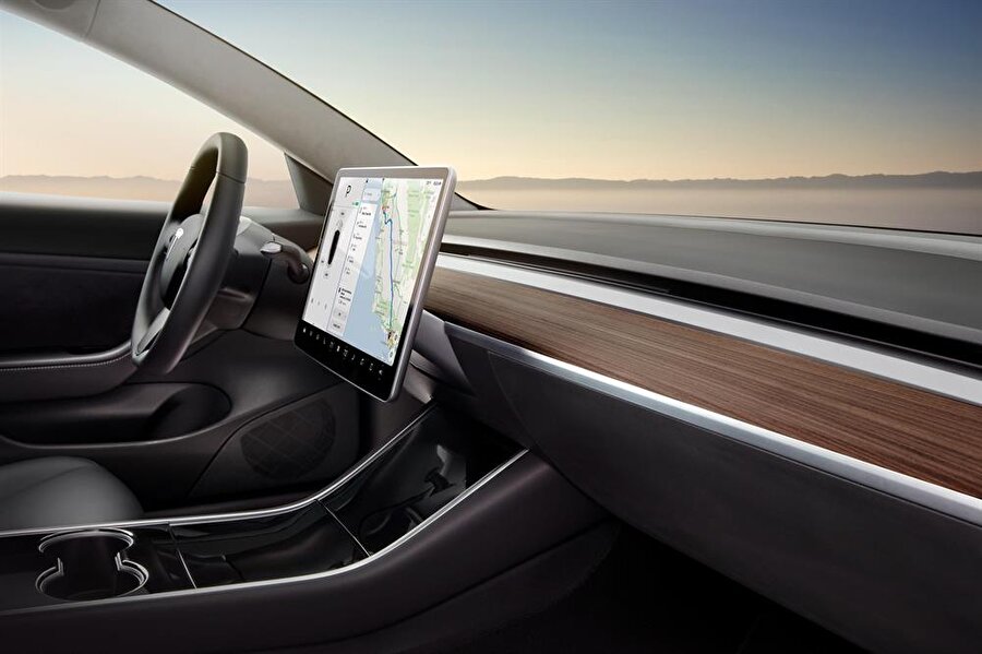Tesla Model 3 iç dizayn. Fotoğraf: CNET.