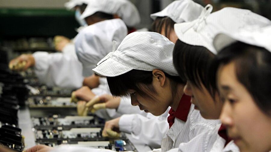 Foxconn'da çalışan çocuk işçiler, her fırsatta mesai saatlerinin kısaltılması gerektiğinden dem vuruyor. 
