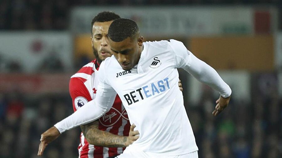 The Sun gazetesi Fenerbahçe'nin Narsingh'in transferinde önemli aşama kaydettiğini yazdı.