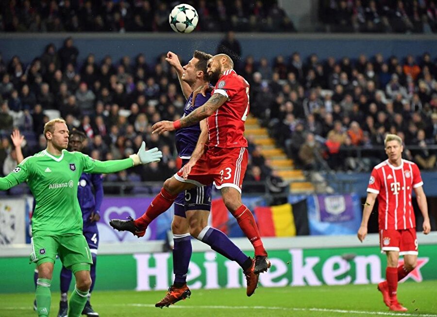 Bayern Münih deplasmandan 2-1'lik galibiyetle ayrıldı. 