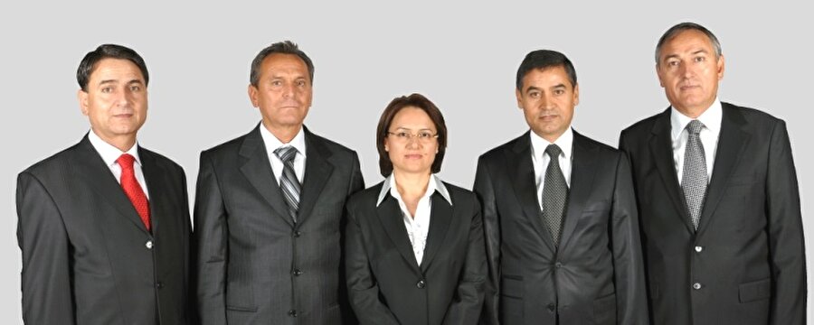 Akça'nın 4'ü erkek, 1'i kız 5 çocuğu var.