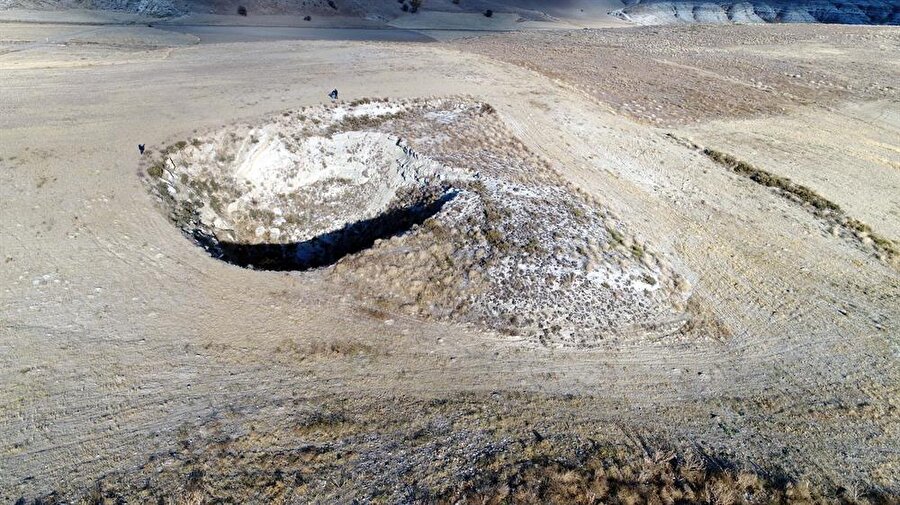 Çankırı'da bulunan "Obruklu köy" adıyla da bilinen İnandık köyünde 15 metre derinliğinde obruklar var.