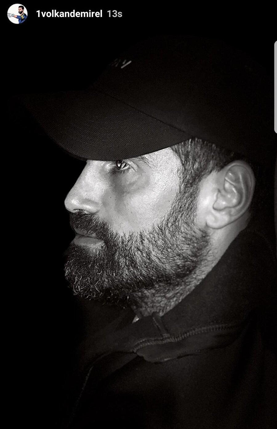 Volkan Demirel sık sık sosyal medya hesabından hikaye paylaşıyor.