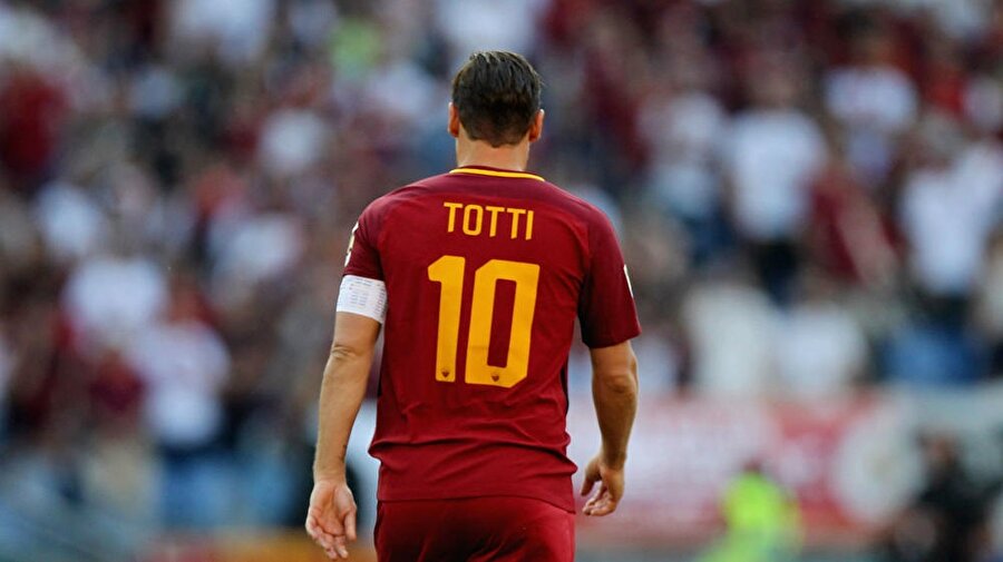Totti futbolu bıraktıktan sonra aylarca kendine gelemediğini söyledi.