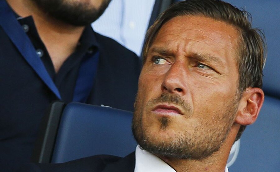 Totti tribünde olmanın kendisine acı verdiğini açıkladı. 