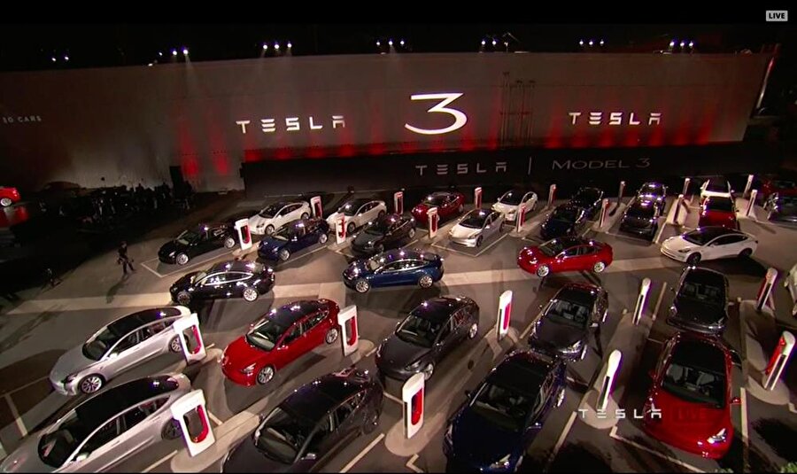İlk parti Tesla Model 3'ler temmuzda teslim edilmişti.